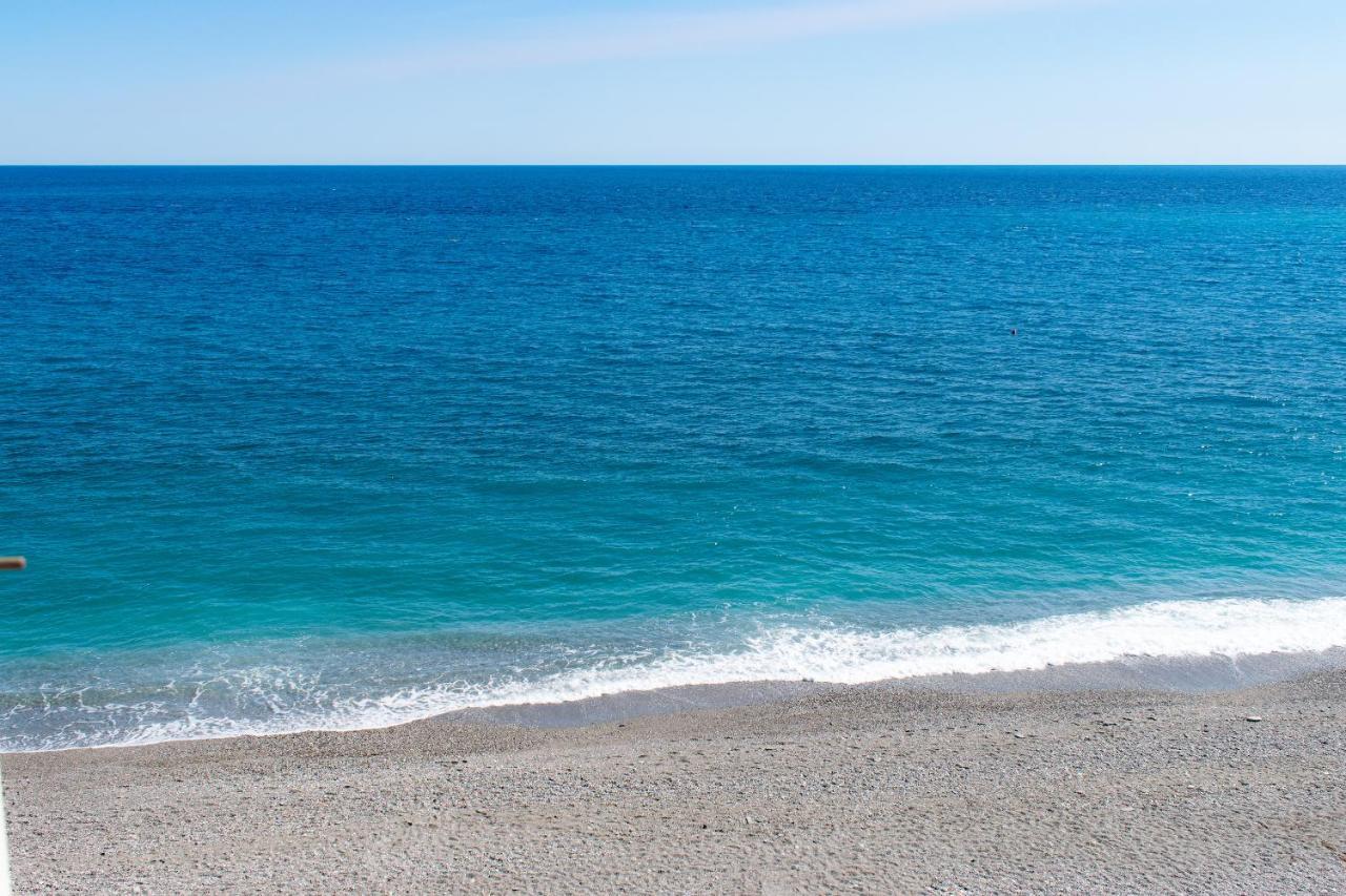 Beach House Acquamarina Летоянні Екстер'єр фото