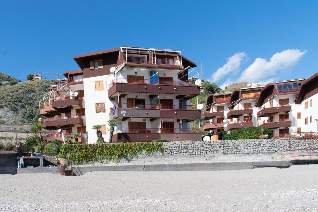 Beach House Acquamarina Летоянні Екстер'єр фото