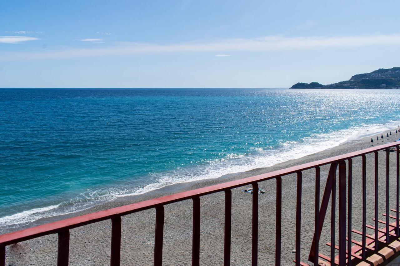 Beach House Acquamarina Летоянні Екстер'єр фото